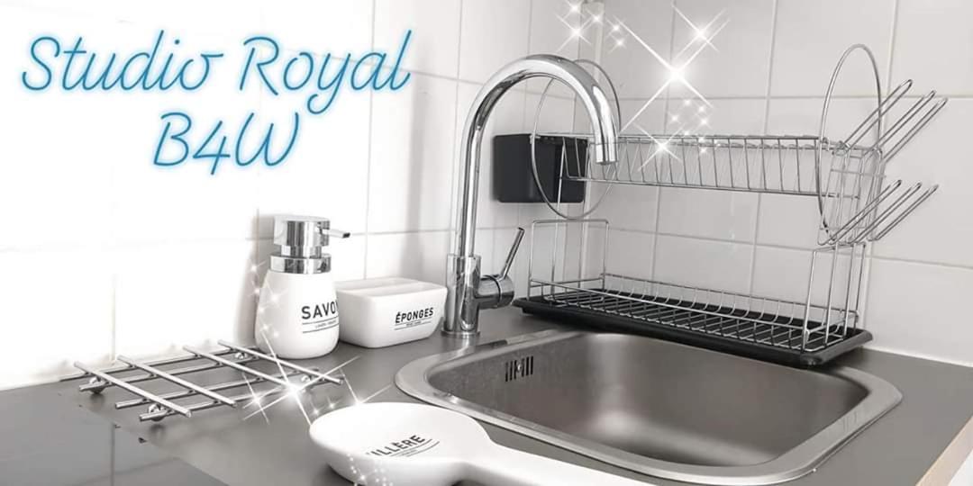 Studio Royal By Beds4Wanderlust - Place Du Marche Avec Parking Prive Fontainebleau Room photo